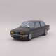 BMW Série 3 E30 en Plâtre Peint en Noir - Échelle 1/18